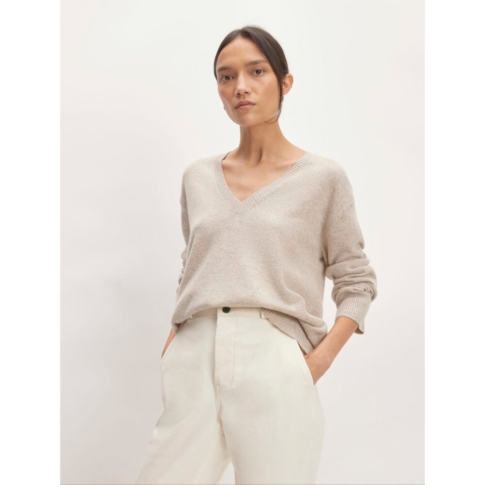 New Everlane The Classic V Cashmere Sweater In Canvas
